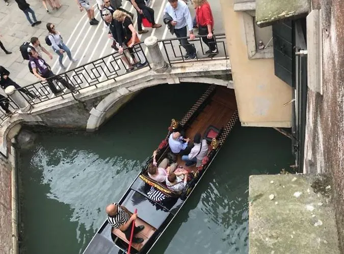 Rialto Luxury Flat *